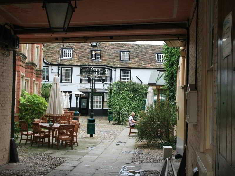 The Rutland Arms Hotel Ньюмаркет Экстерьер фото