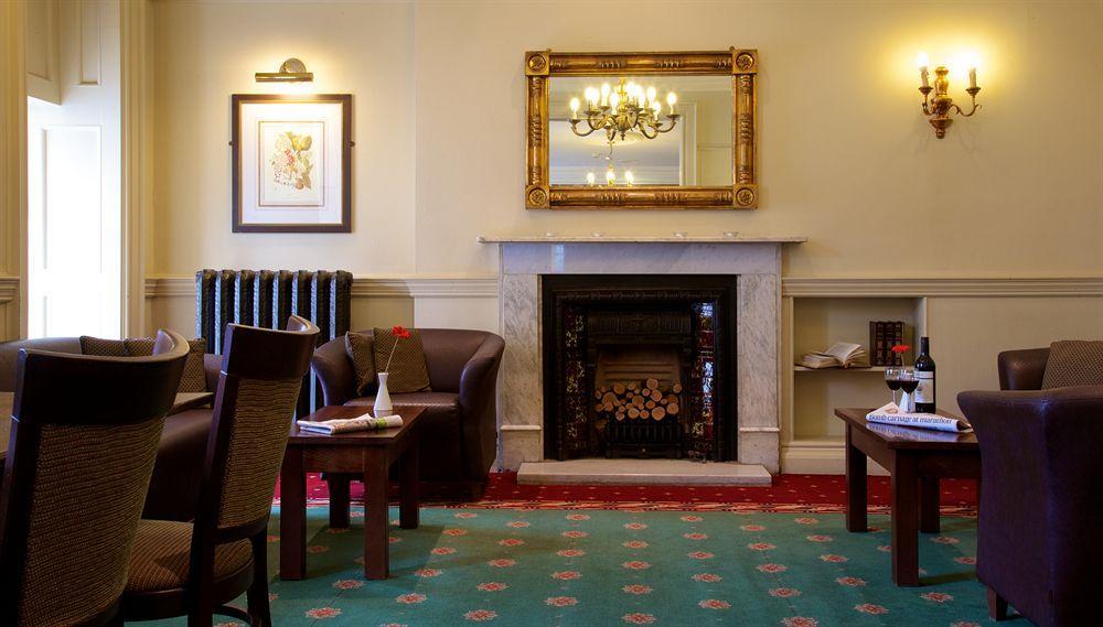 The Rutland Arms Hotel Ньюмаркет Экстерьер фото