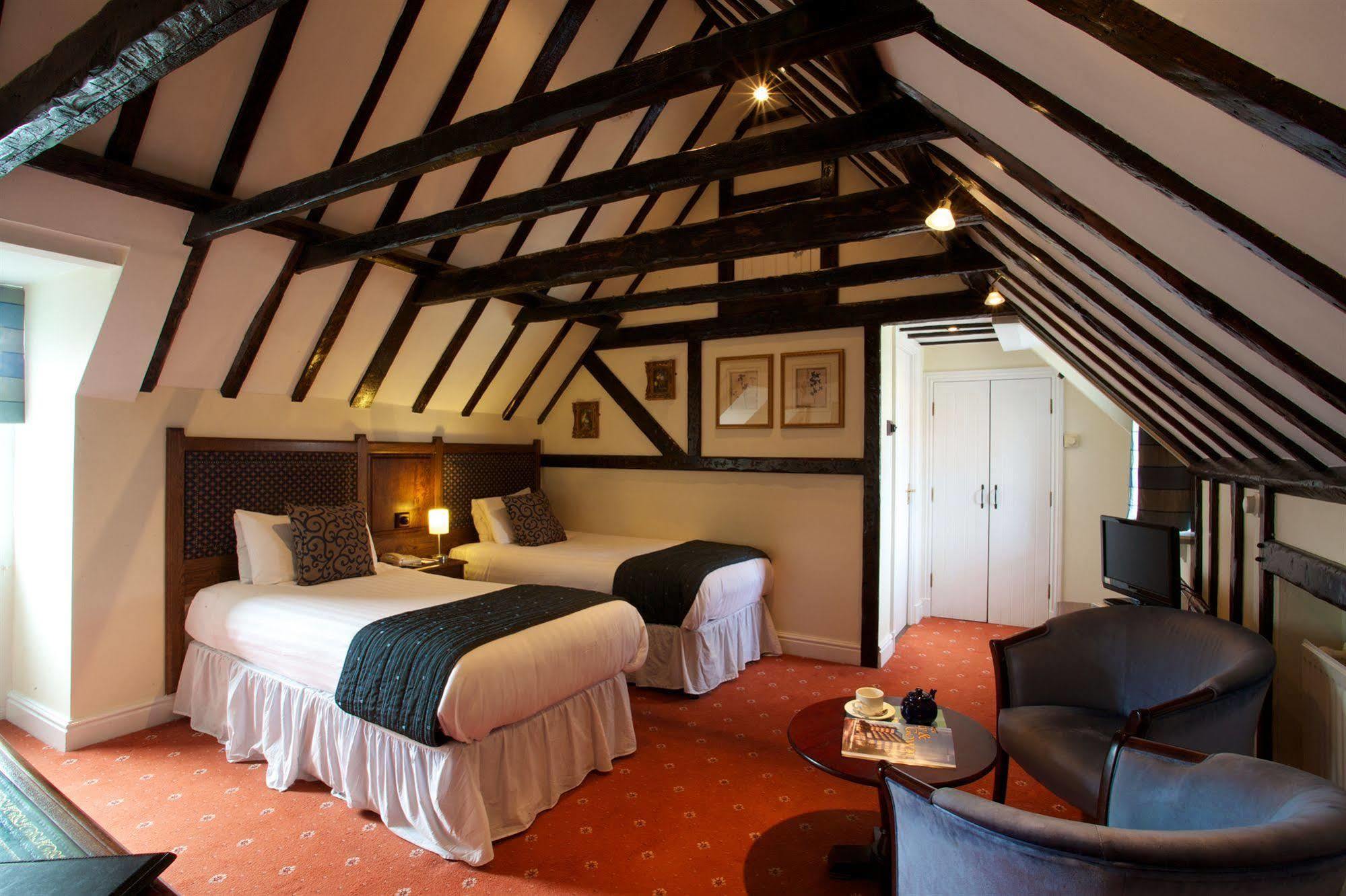 The Rutland Arms Hotel Ньюмаркет Экстерьер фото
