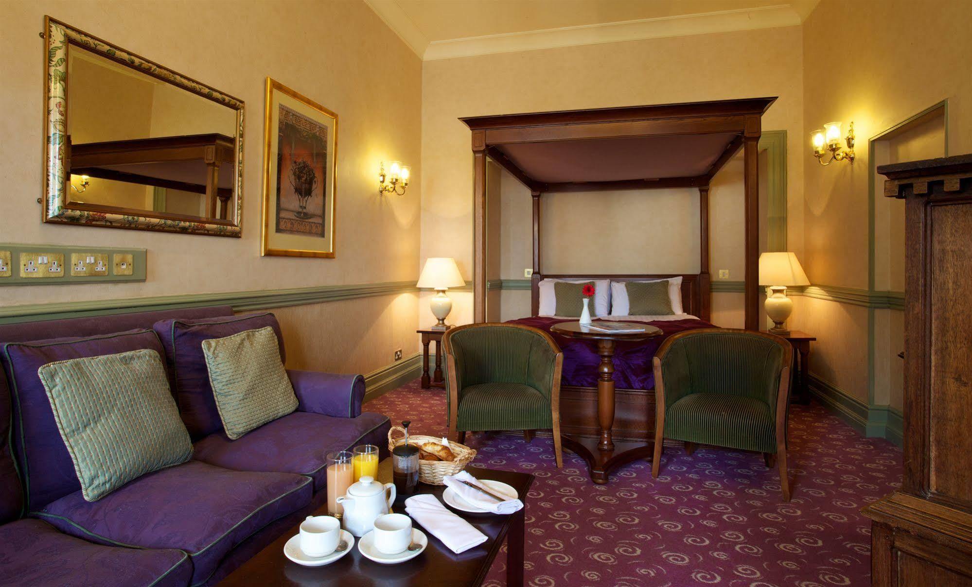 The Rutland Arms Hotel Ньюмаркет Экстерьер фото