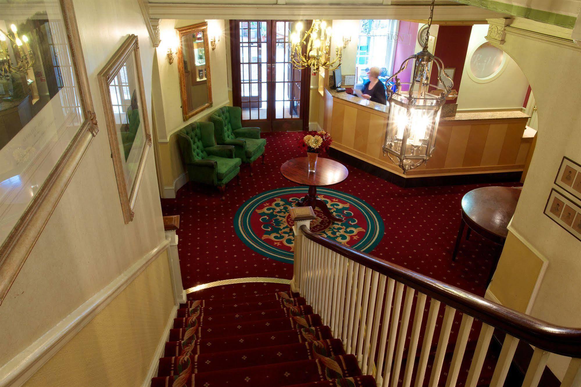 The Rutland Arms Hotel Ньюмаркет Экстерьер фото