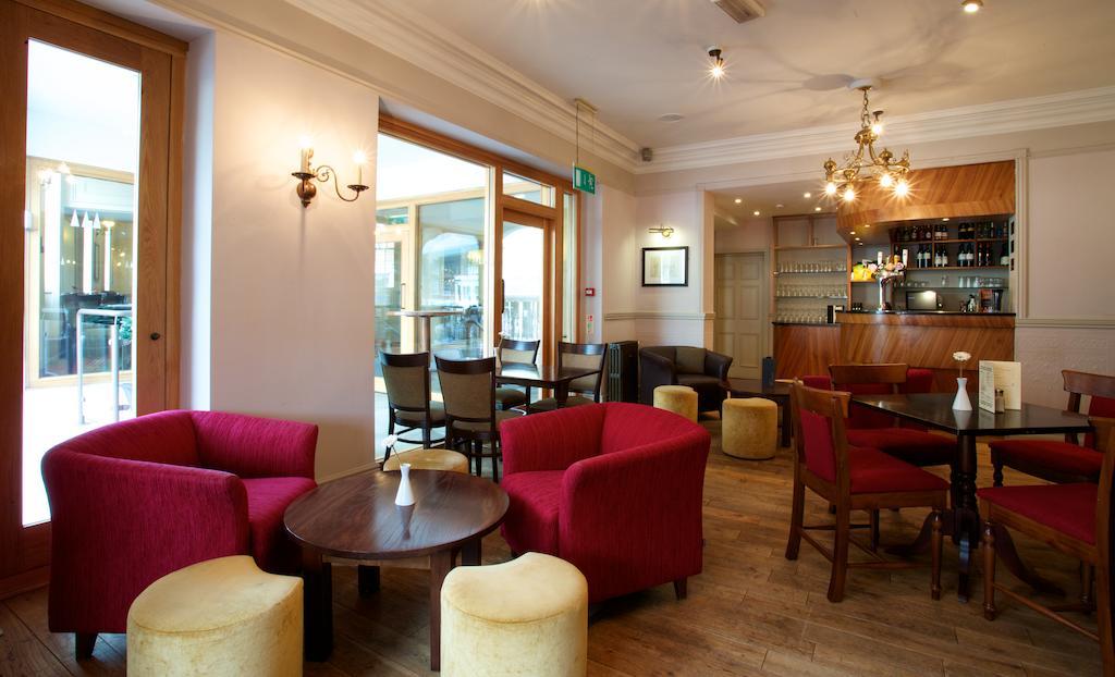 The Rutland Arms Hotel Ньюмаркет Экстерьер фото
