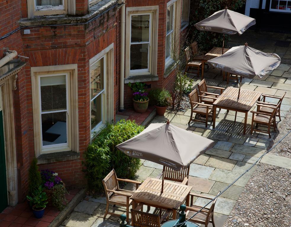 The Rutland Arms Hotel Ньюмаркет Экстерьер фото