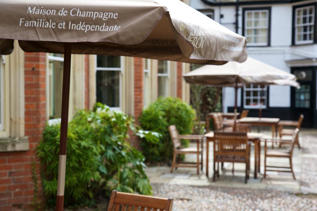 The Rutland Arms Hotel Ньюмаркет Экстерьер фото